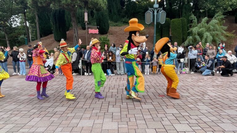 Halloween v Christmas at Disneyland Paris